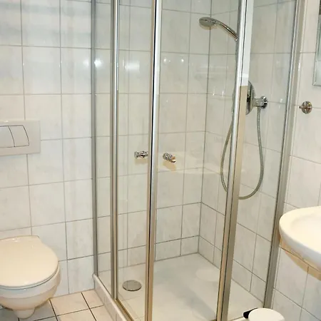 Kleine Oase Im Haus Waldesheim * Goehren (Ruegen)